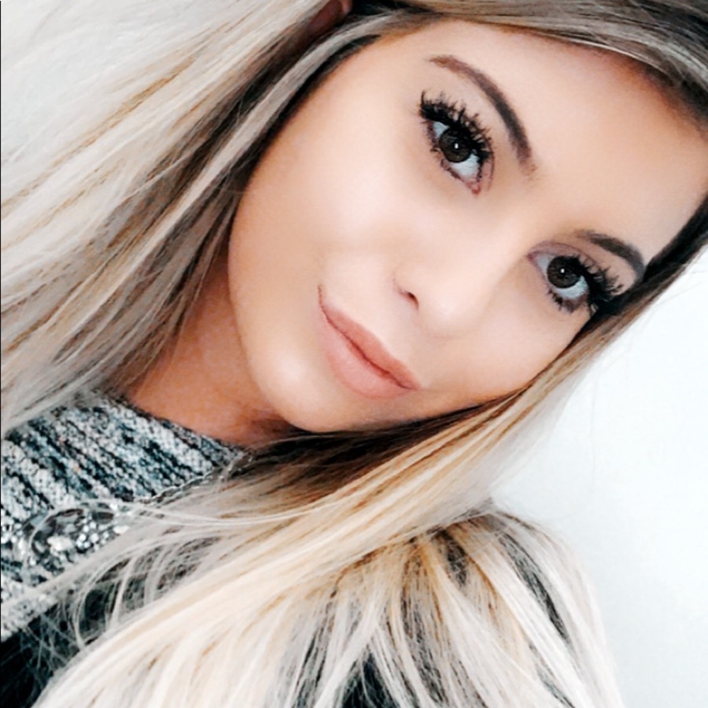 Meet your Posher, Julia